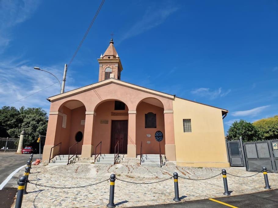 Lovely One-bedroom Attic In An Ancient Village Apartamento Bolonha