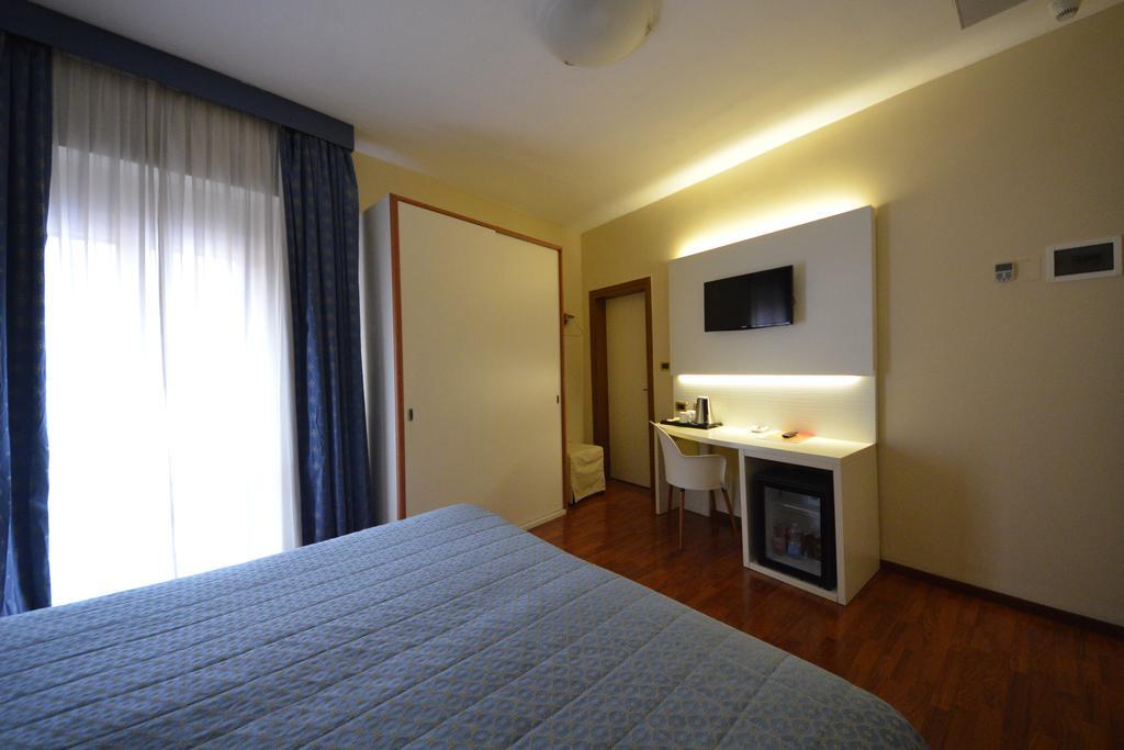 Hotel Hotel University