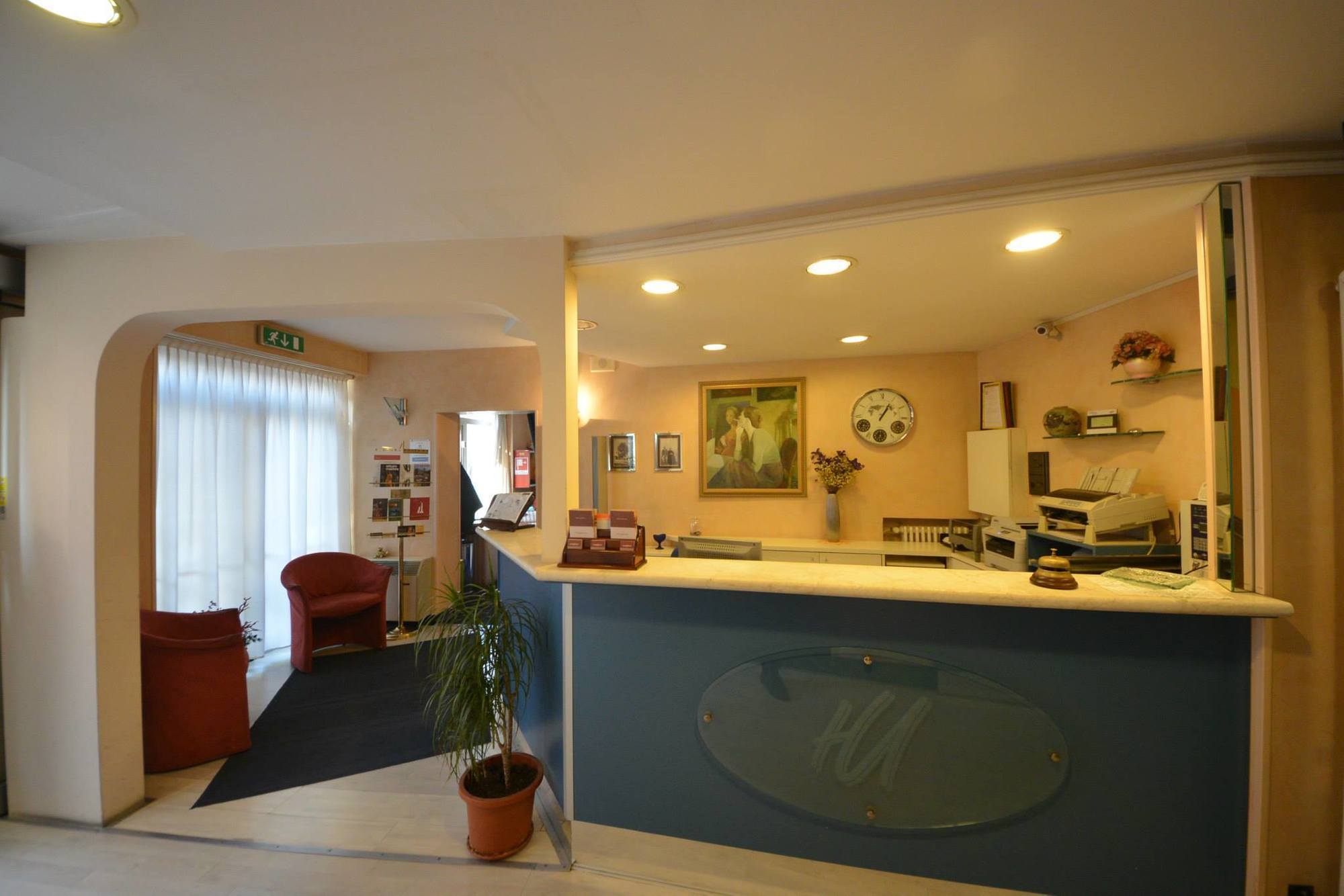 Hotel Hotel University 3*