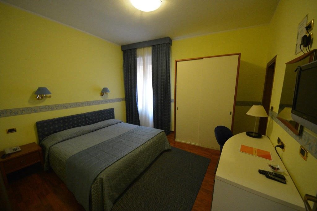 Hotel University 3*