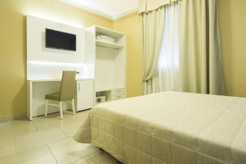 Hotel Hotel University 3*