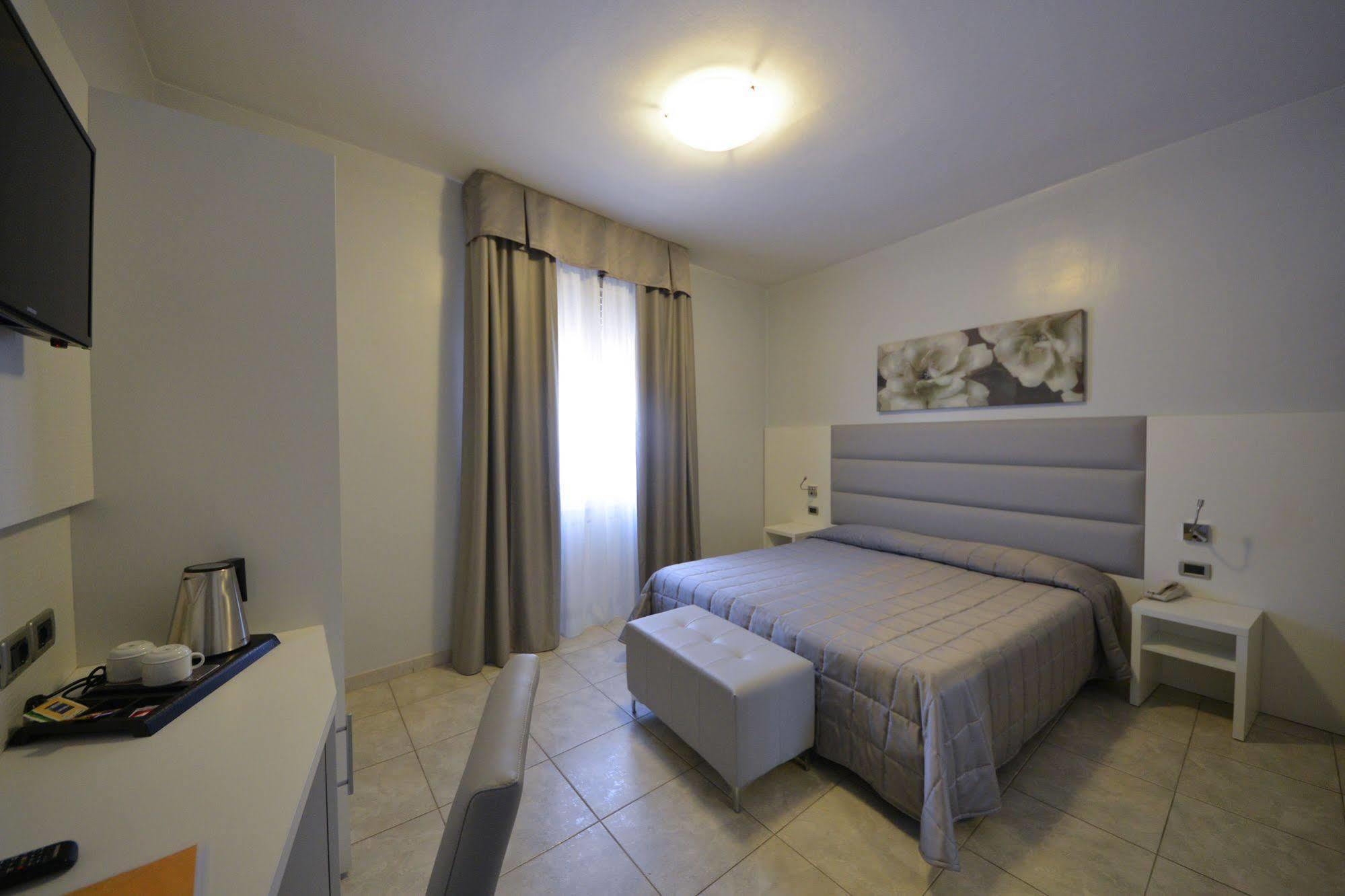 Hotel University Hotel 3*