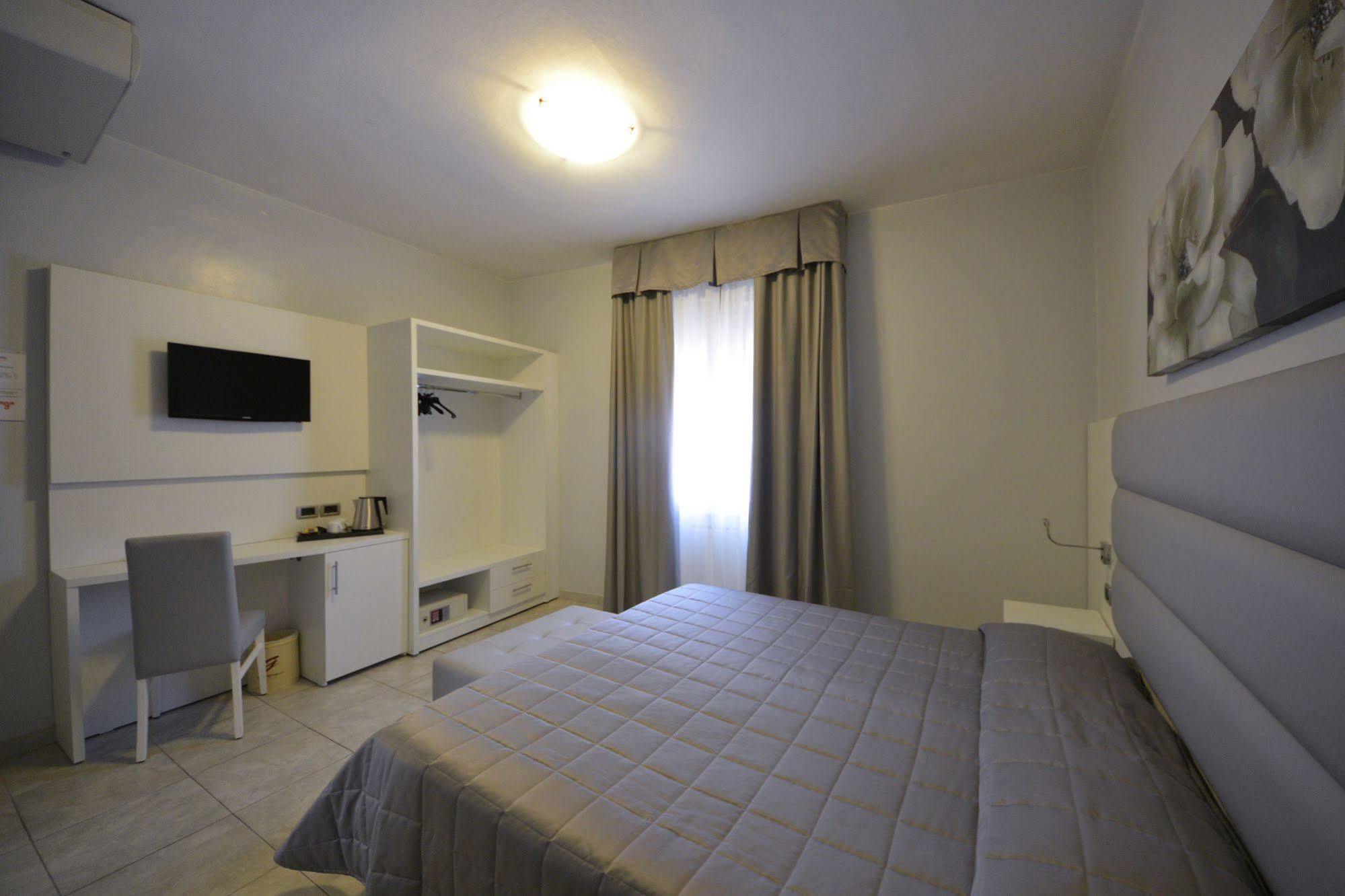 Hotel Hotel University