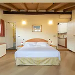 Santo Stefano Apartments - BolognaRooms