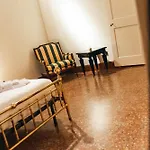 Private Parking Centro Storico: L\'Affresco