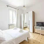 Essential Bologna - Ambrogio Host