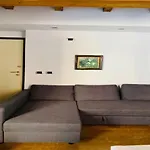 Whouse Suite Gold Towers