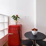 Miavia Apartments- Marconi