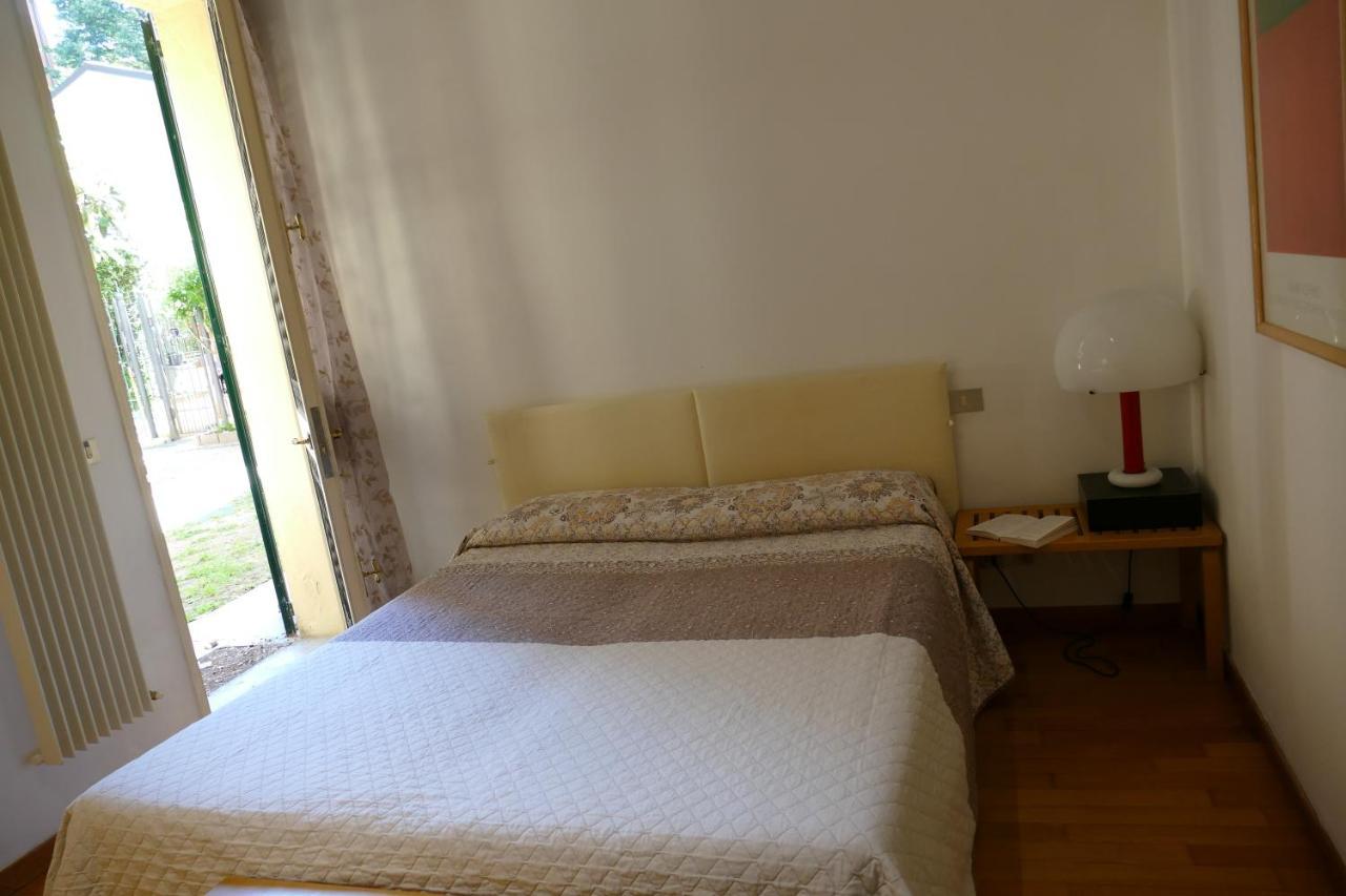 Santo Stefano 144 *