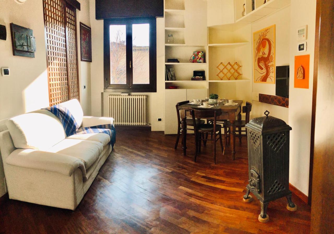 Dame 4 Apartment *
