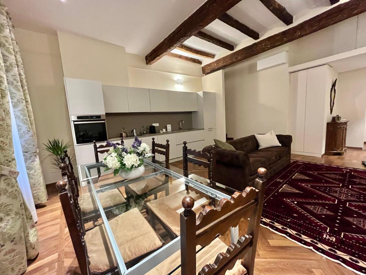 Lovely 2 Bedroom Nearby Piazza Maggiore