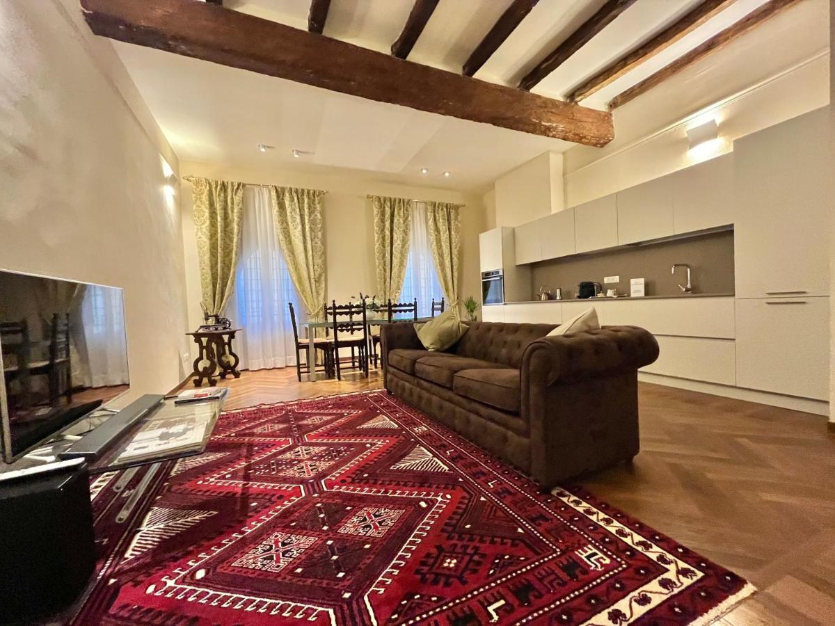 Lovely 2 Bedroom Nearby Piazza Maggiore Apartamento