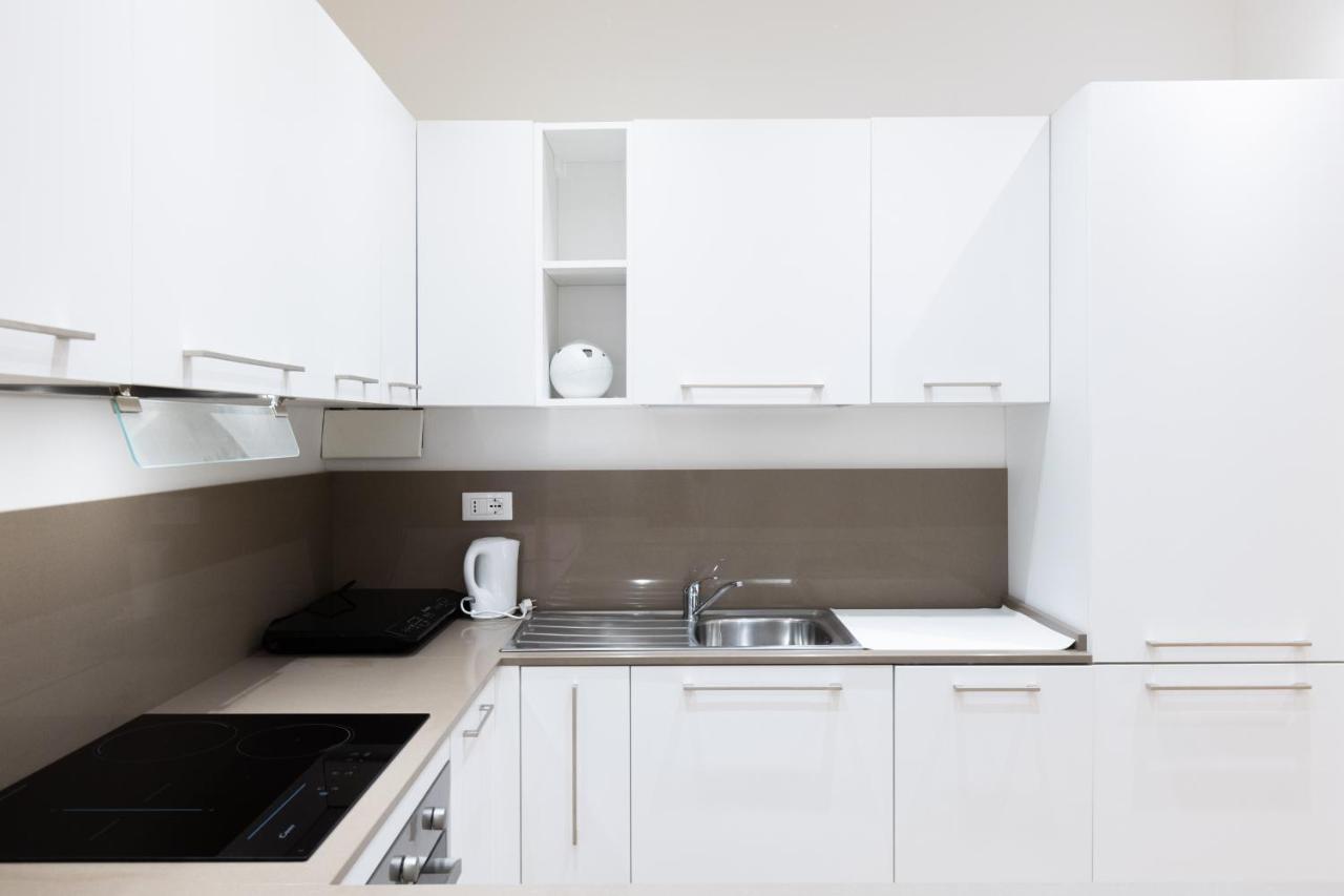 Simon, By Short Holidays Apartment Bologna