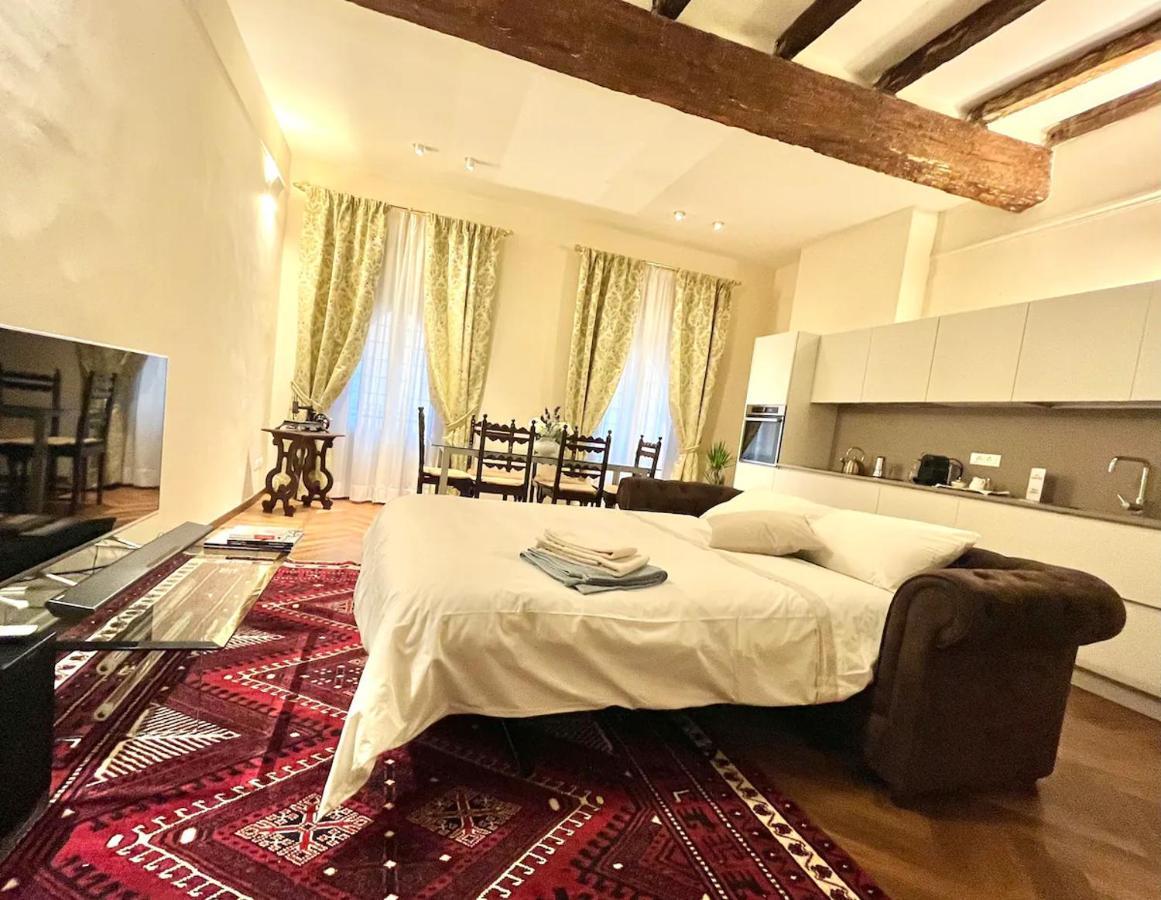 Lovely 2 Bedroom Nearby Piazza Maggiore Apartamento Bolonha