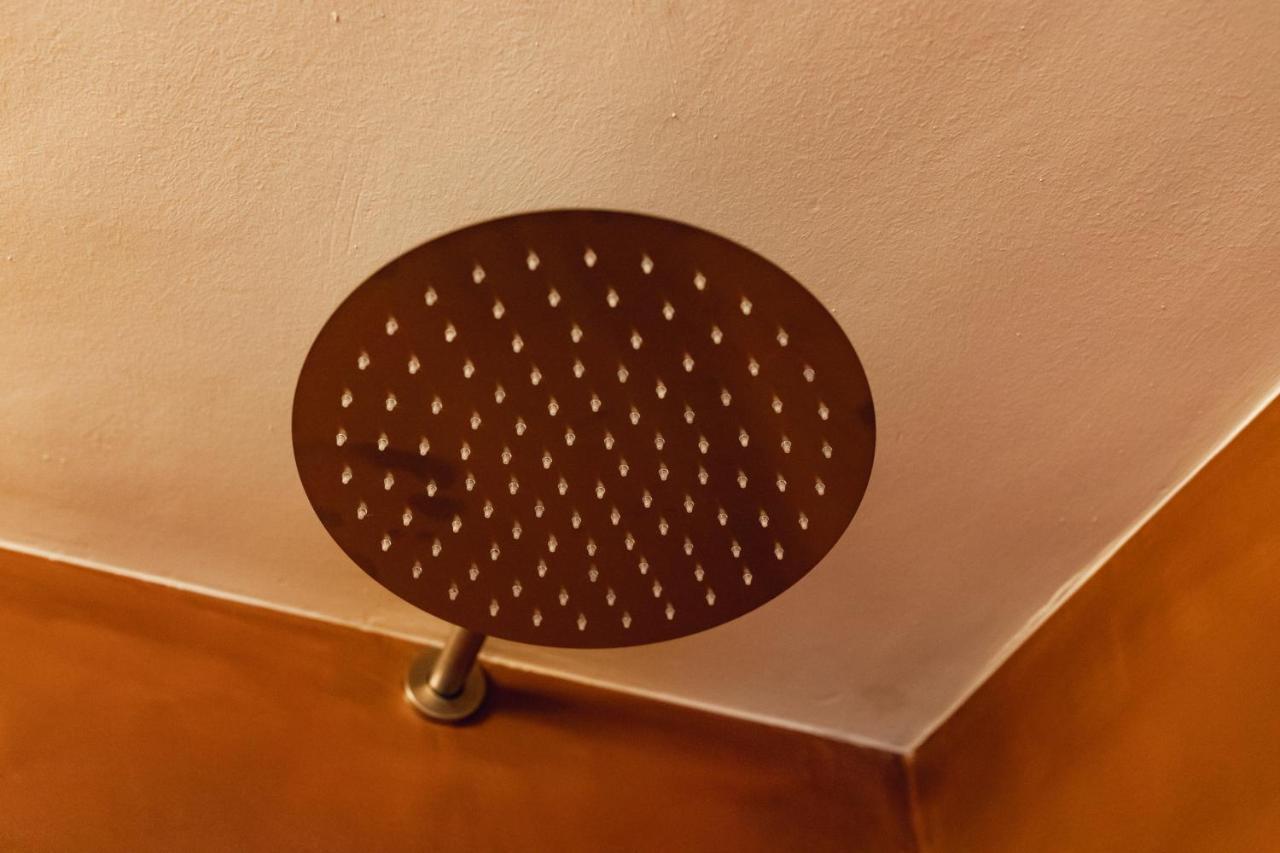 Private Parking Centro Storico: L'affresco Apartment *