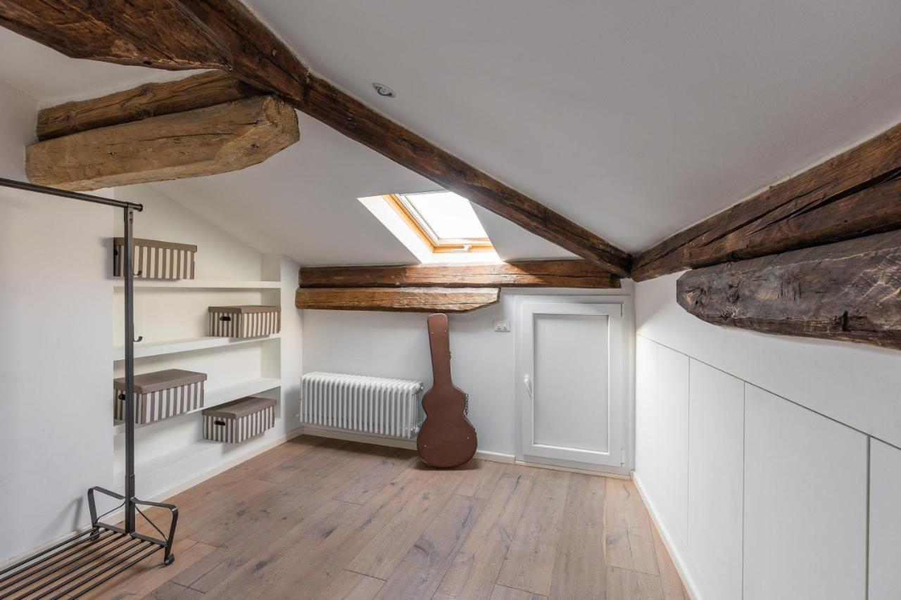 Italy Prestigious Historical Attic In Appartement Bologna