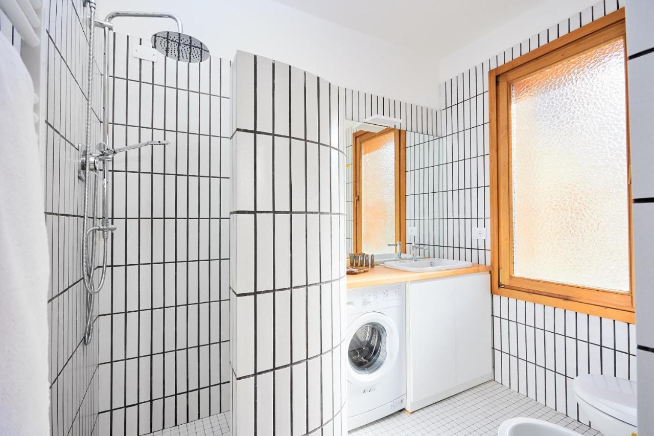 Italian Design Small Attic Appartement Bologna