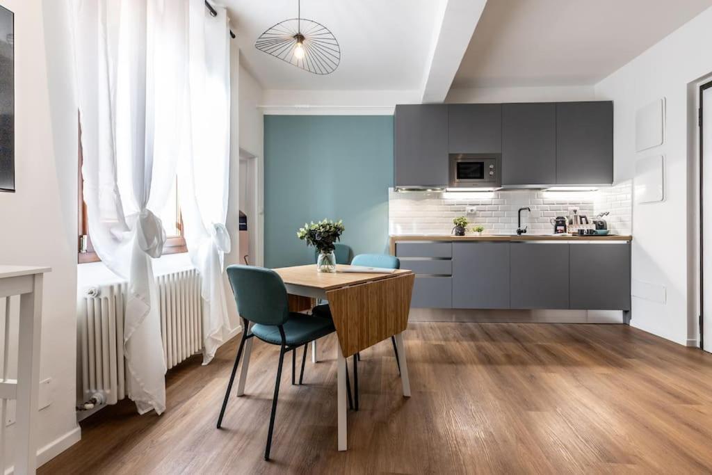 Moline Home, In The Center Appartement *