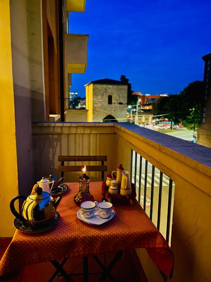 Maison d'hôtes Castle Door House - Single With Double Beds Near Train Station Bologne