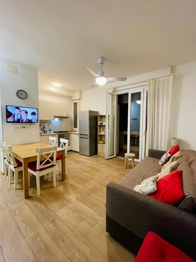 Castle Door House - Single With Double Beds Near Train Station Maison d'hôtes