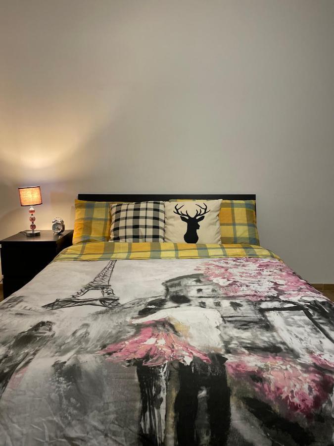Maison d'hôtes Castle Door House - Single With Double Beds Near Train Station Bologne