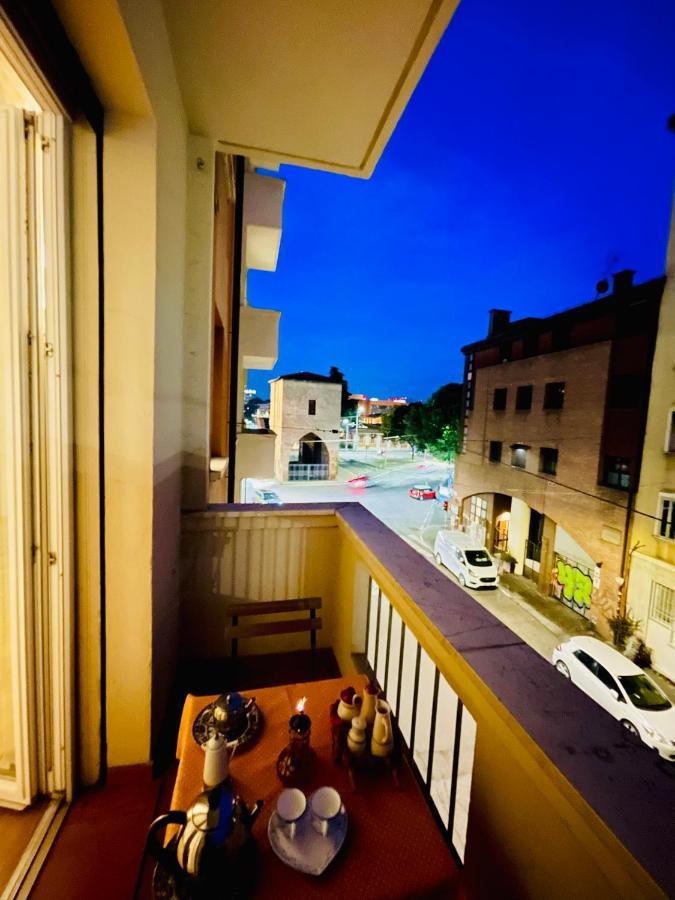 Castle Door House - Single With Double Beds Near Train Station Maison d'hôtes *