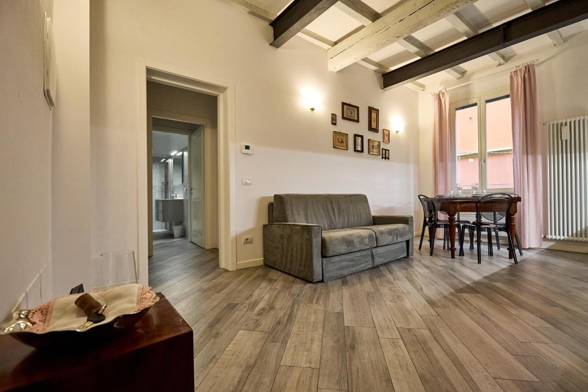 La Torre Lunga -smart Working- 150 M Dalle-from Due Torri-two Towers Apartment Bologna