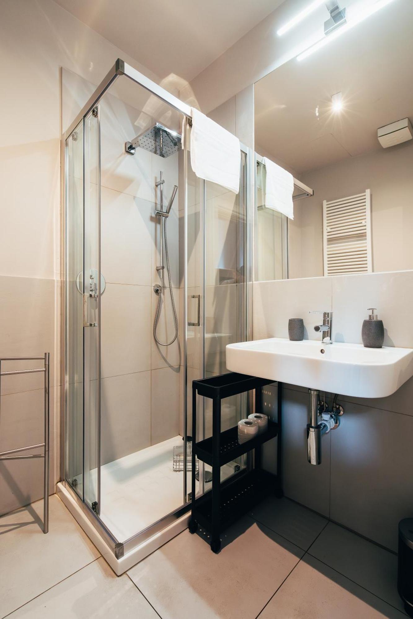 Pensión - Private Bathroom *