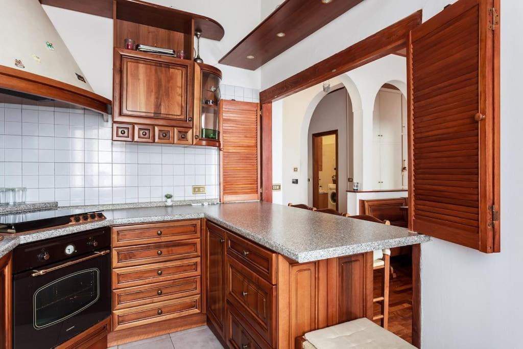 Tonyman Apartment 1 *