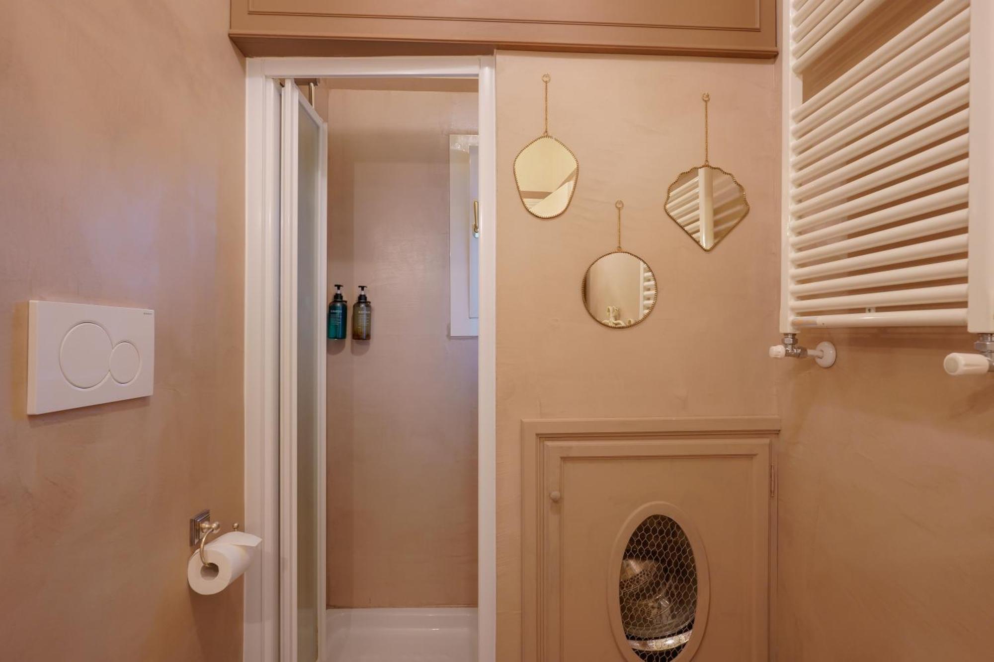 Guasto Apartment