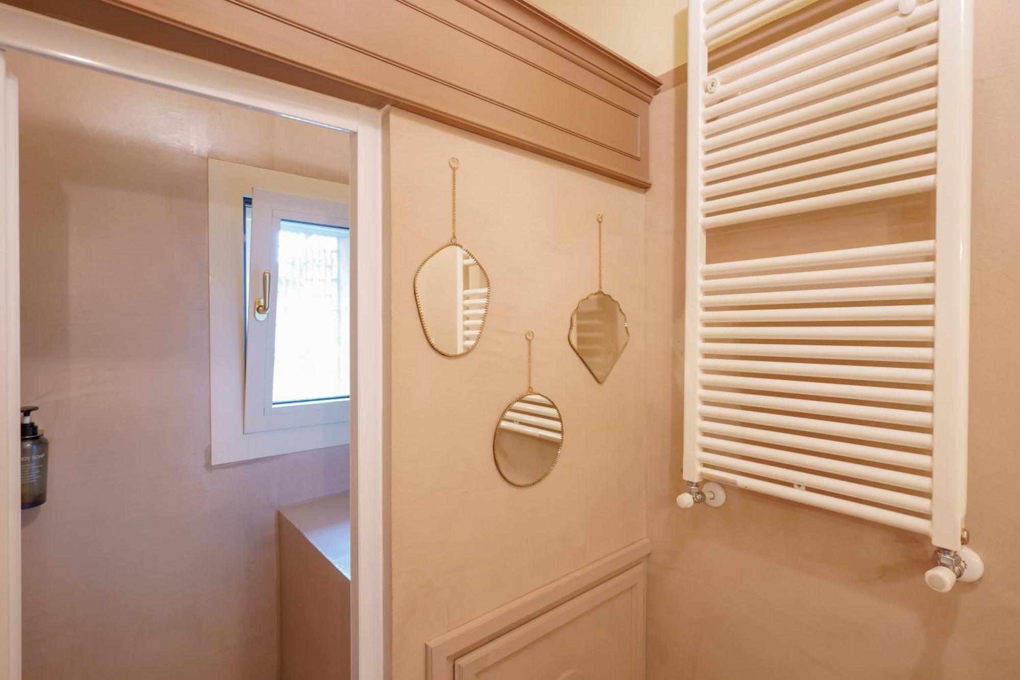 Guasto Apartment