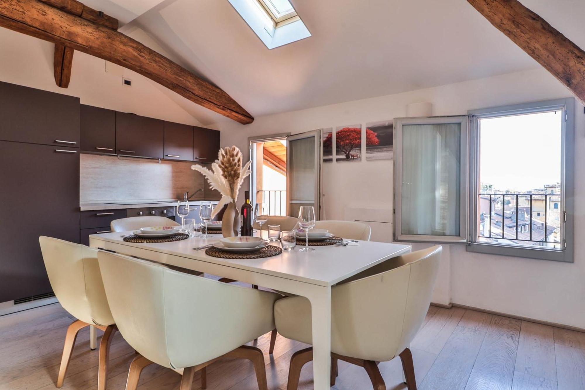 New - Immobo Haurelia - Asinelli Tower View Apartment