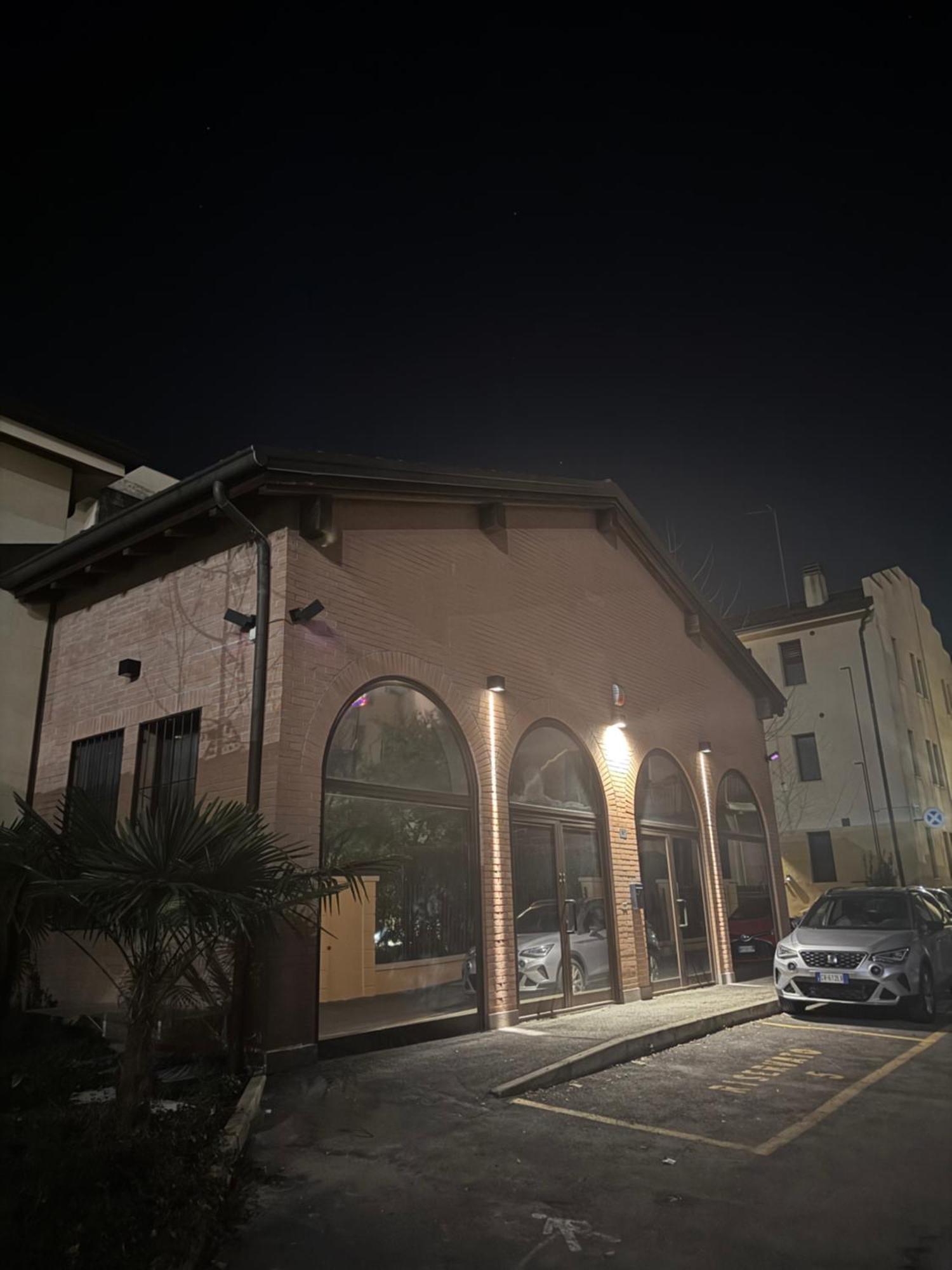 Con Parcheggio Comodo Lejlighed Bologna