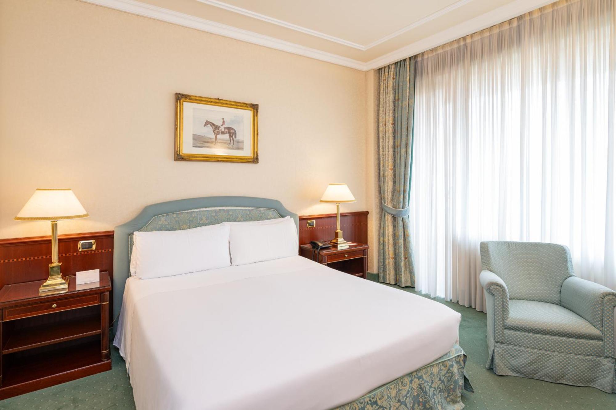 Hotel Royal Carlton 4*