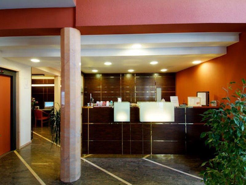 Maxim Hotel Bolonia
