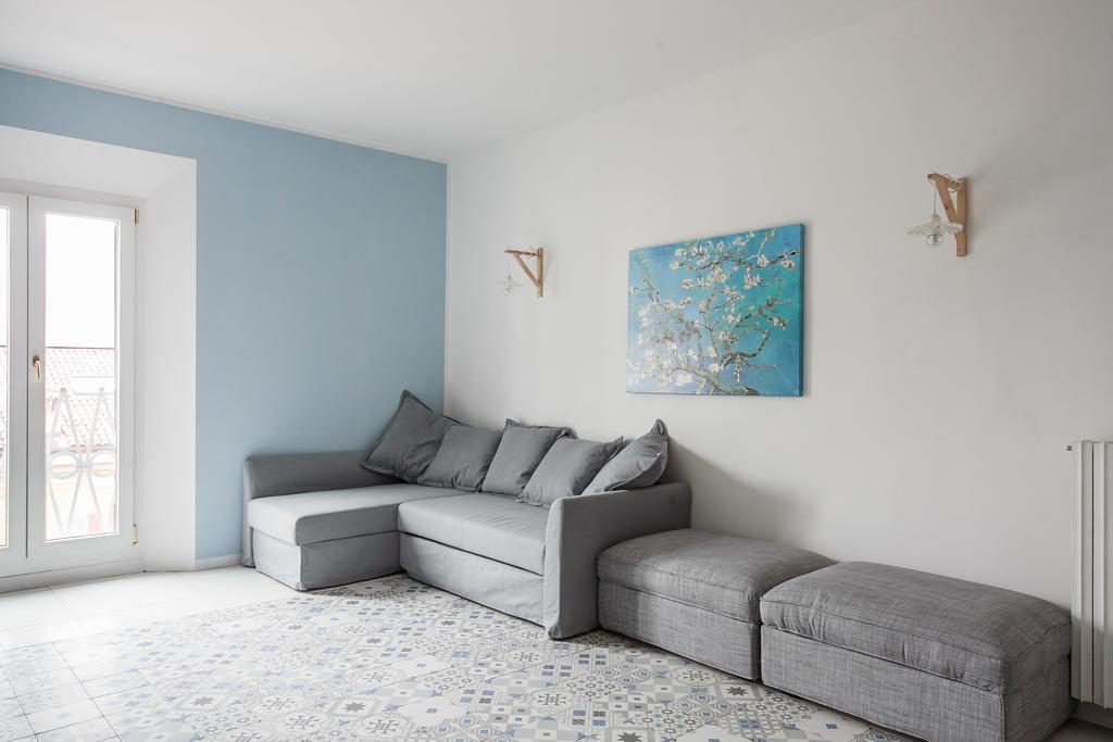 Saragozza Apartment
