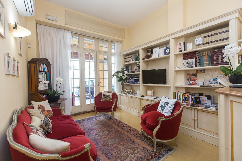 Palazzo Trevi Charming House Bed & Breakfast 3*