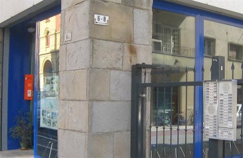 A B C In Couette-café