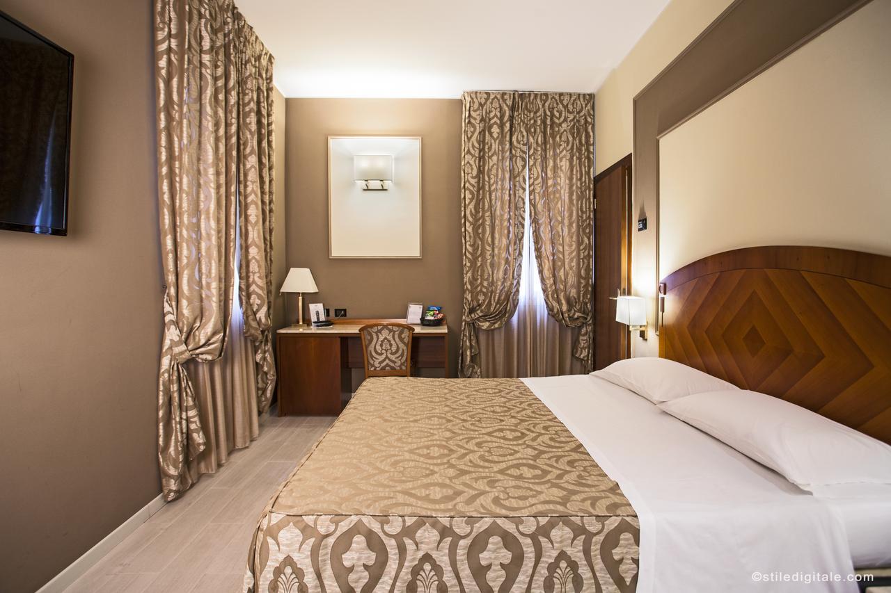 Savoia 4*