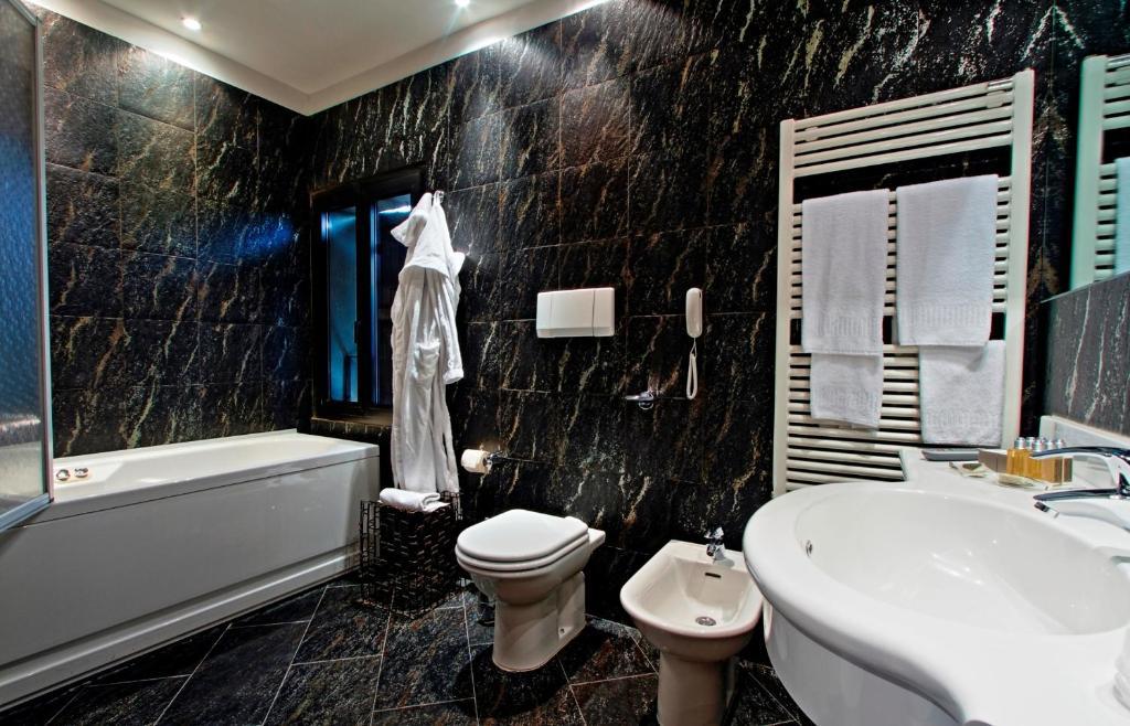 Savoia 4*