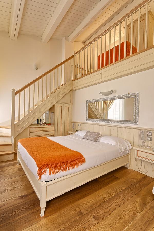 Palazzo Trevi Charming House Bed & Breakfast 3*