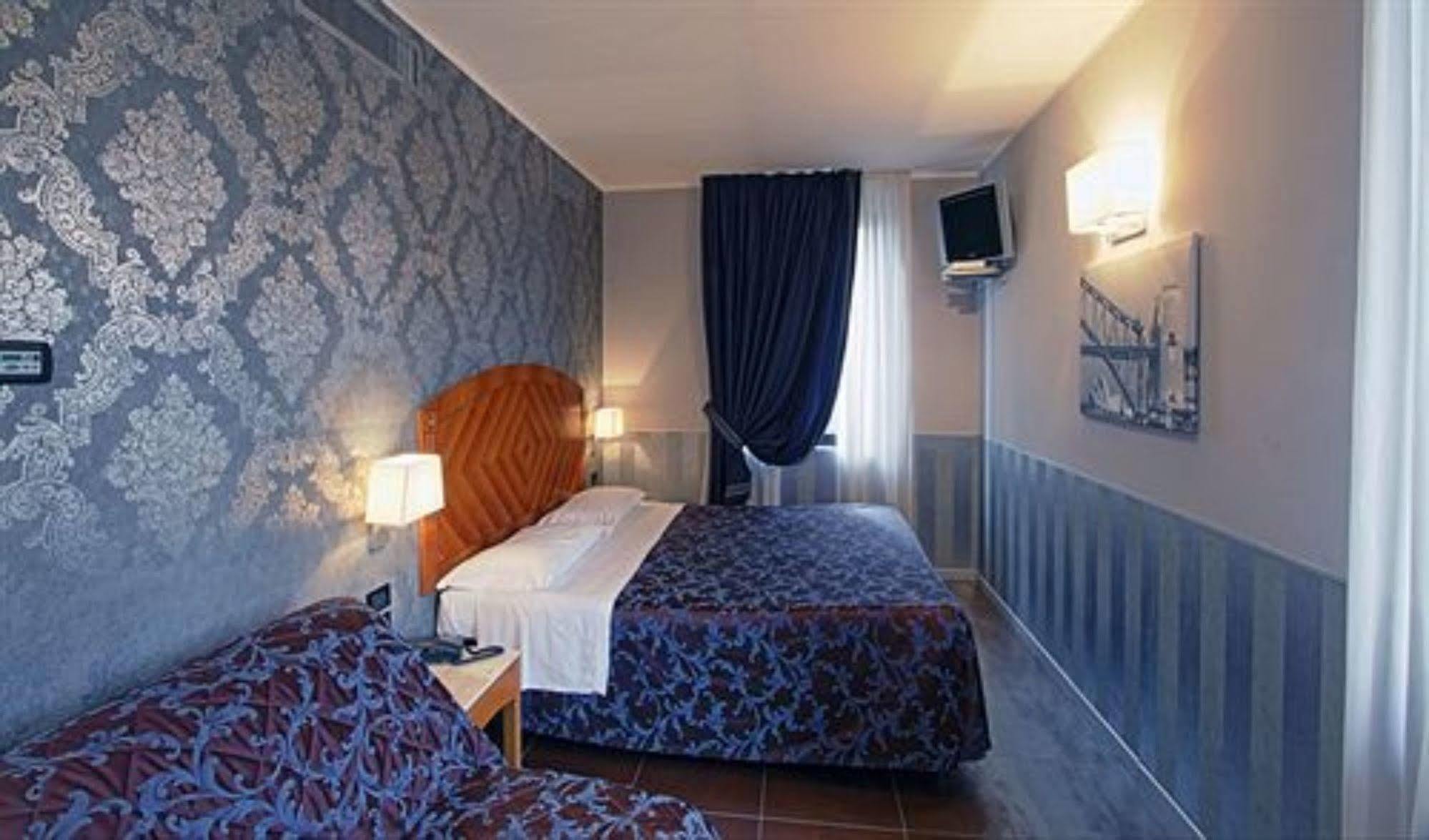 Savoia 4*