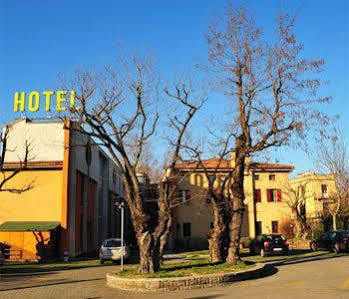 Maxim Hotel
