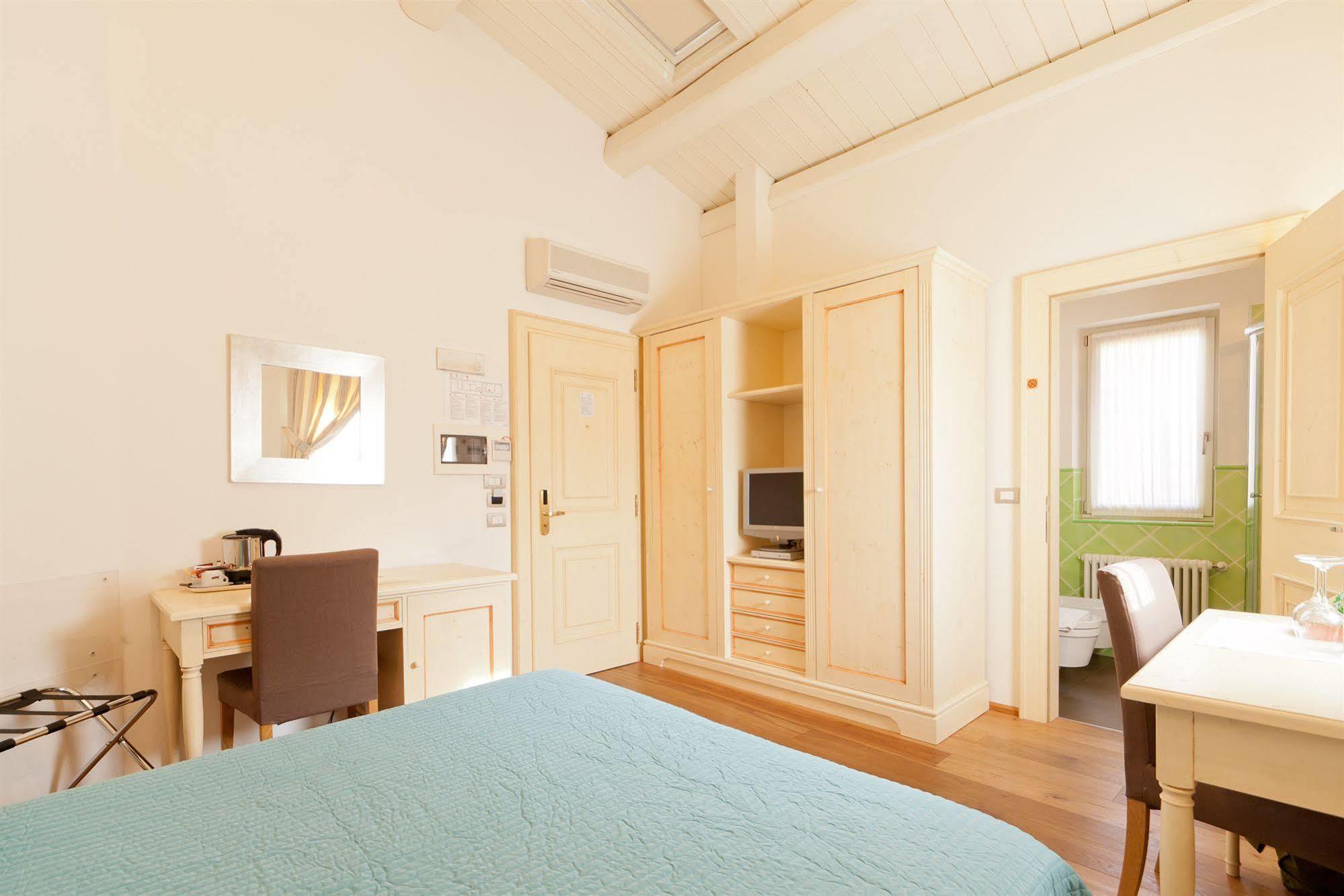 Palazzo Trevi Charming House 3*