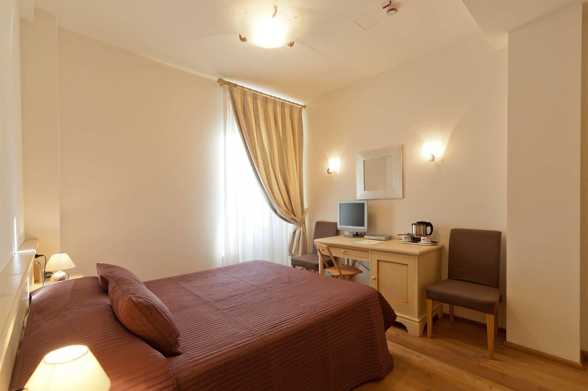 Palazzo Trevi Charming House Bed & Breakfast 3*
