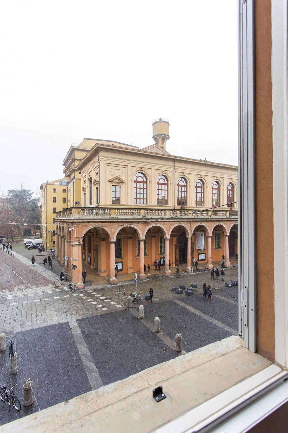 Appartamento Petroni 38 By *