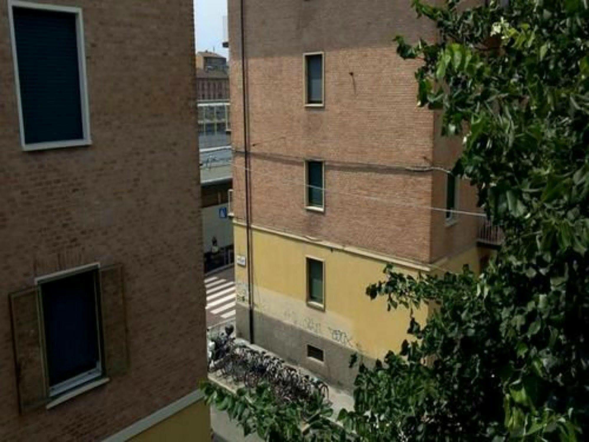 Stazione Centrale Bed and breakfast Bolonia