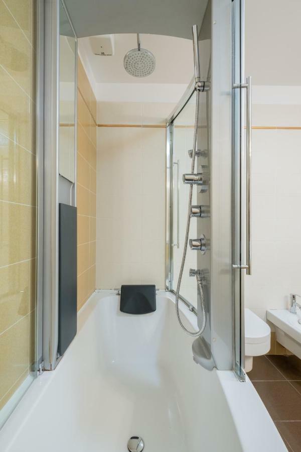 Appartamento Petroni 38 By