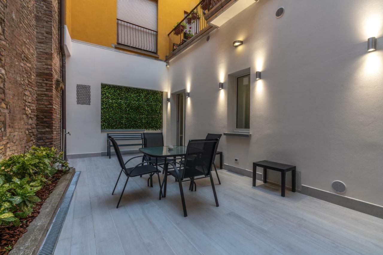 Apartment Dimora Santo Stefano: Ampia, Con Giardino Privato *