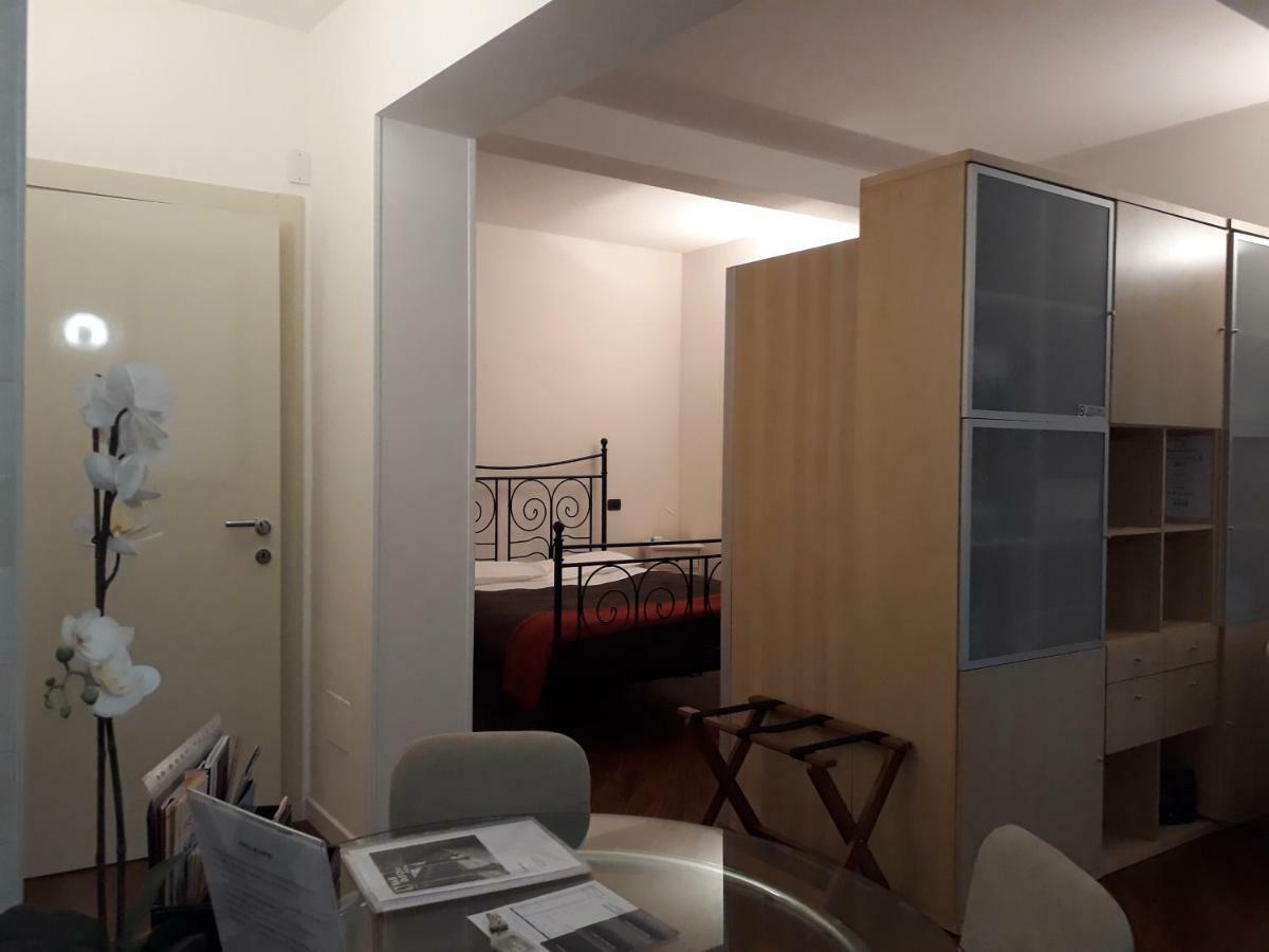 Del Borgo - - Bologna